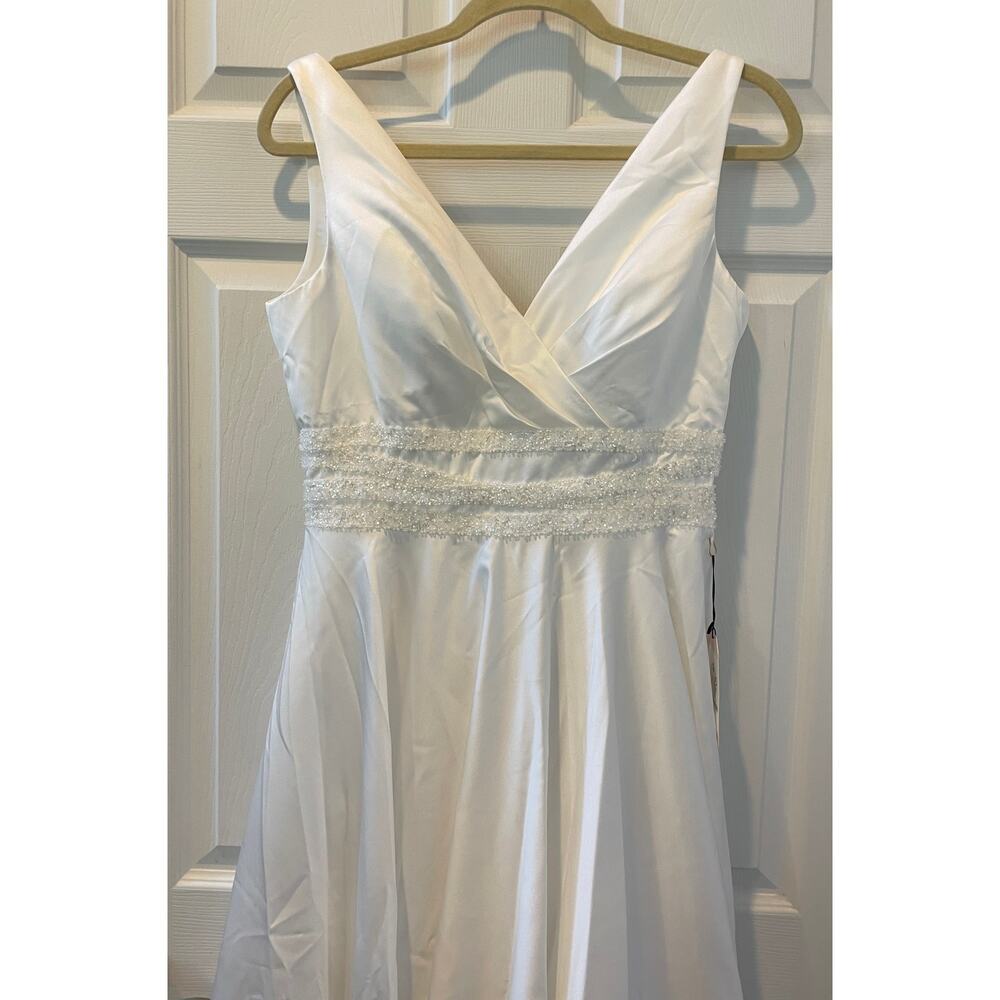 Stunning Simple Satin A-Line Wedding Gown Beaded at Waist V-Neck Train Sz 12